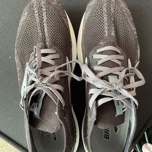 brooks running shoes size 9.5!!